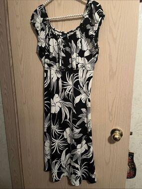 Black & White Floral Midi Dress with Scoop Neck